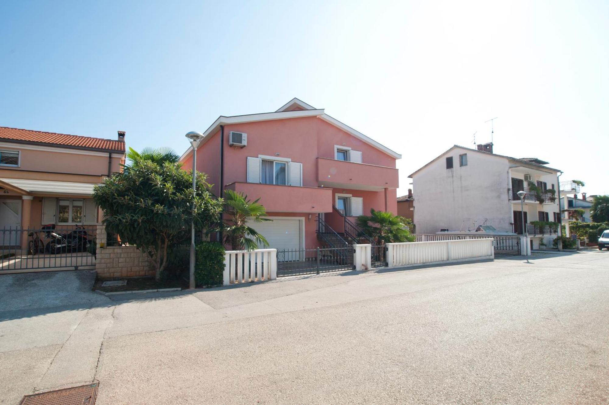 Apartments Maric With Parking Umag Exterior foto