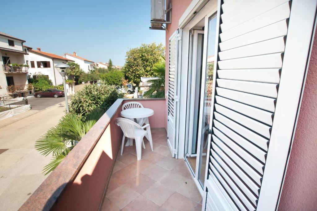 Apartments Maric With Parking Umag Zimmer foto