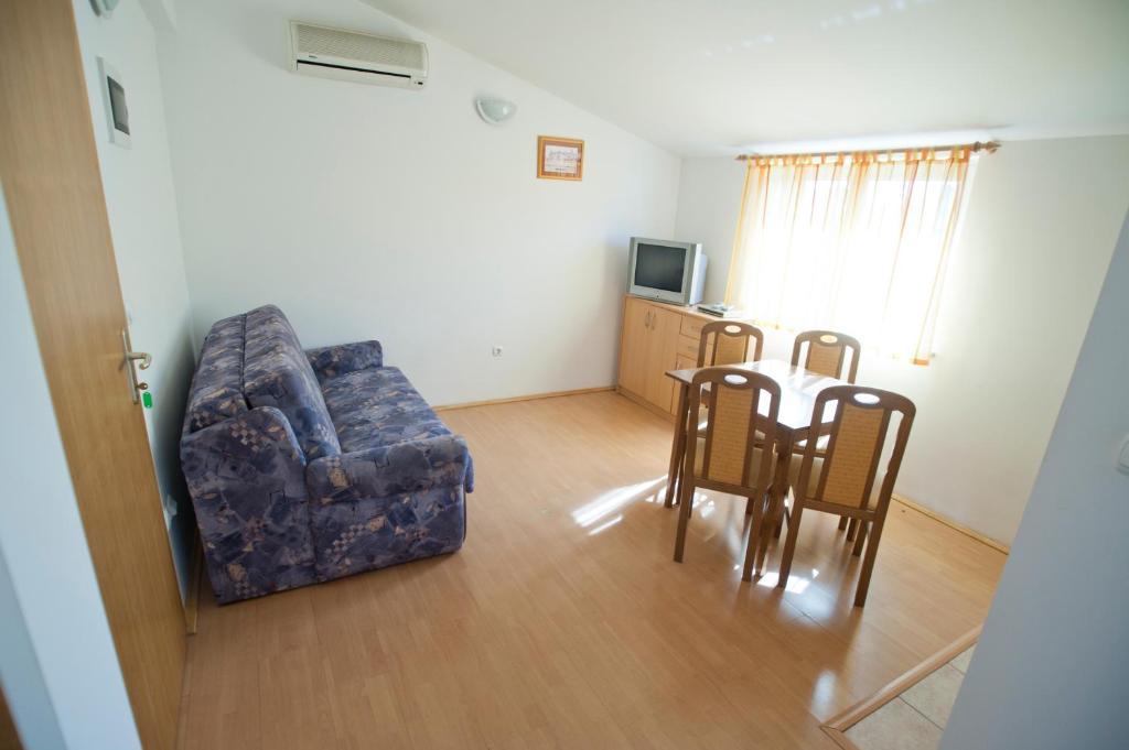 Apartments Maric With Parking Umag Zimmer foto