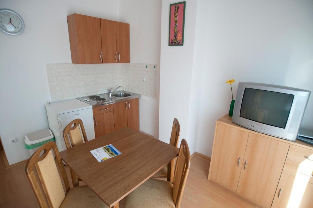 Apartments Maric With Parking Umag Zimmer foto